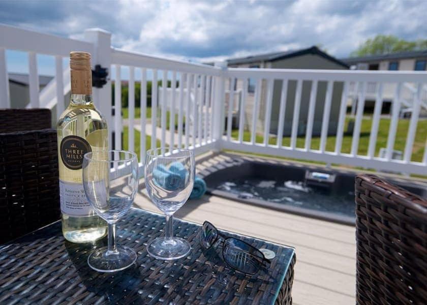Our Goldfinch 1- Sleeps 2 Persons- Private Hot Tub-Pet Friendly-Tranquil Holiday Away From It All Yet Not Far From St Austell- The Holiday Home Has One Bedroom, Living And Dining Area, Equipped Kitchen-Decking-Outdoor Furniture-Fishing Lakes And More Grampound Exterior foto